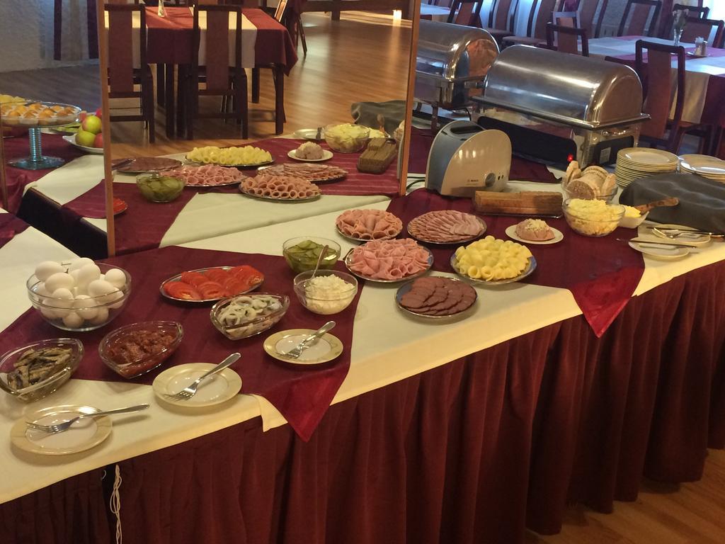 Rehe Hotel Тарту Экстерьер фото